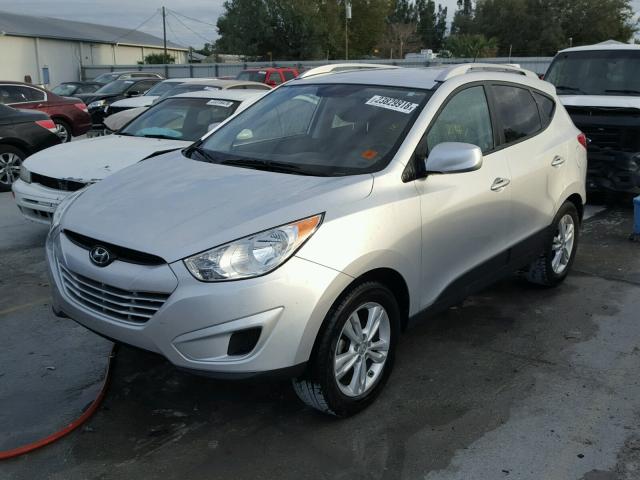 KM8JU3AC3BU172274 - 2011 HYUNDAI TUCSON GLS SILVER photo 2