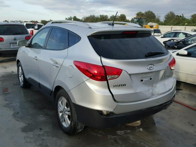 KM8JU3AC3BU172274 - 2011 HYUNDAI TUCSON GLS SILVER photo 3