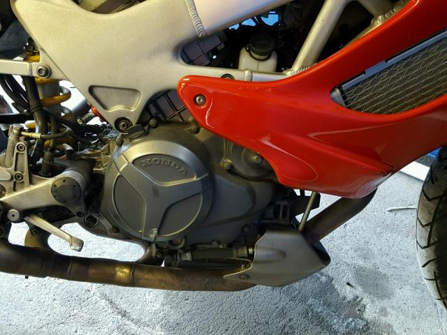 JH2SC3615WM000604 - 1998 HONDA VTR1000 F RED photo 7