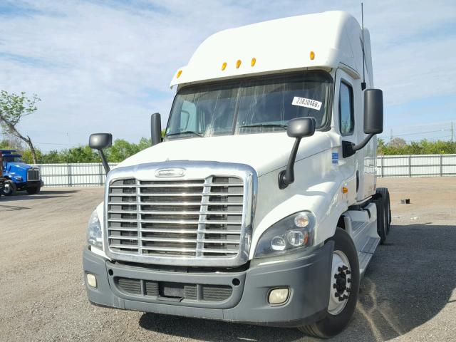 1FUJGLDR8CSBD6449 - 2012 FREIGHTLINER CASCADIA 1 WHITE photo 2