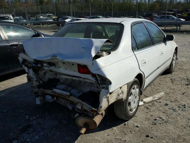 1HGCG564XWA234991 - 1998 HONDA ACCORD LX WHITE photo 4