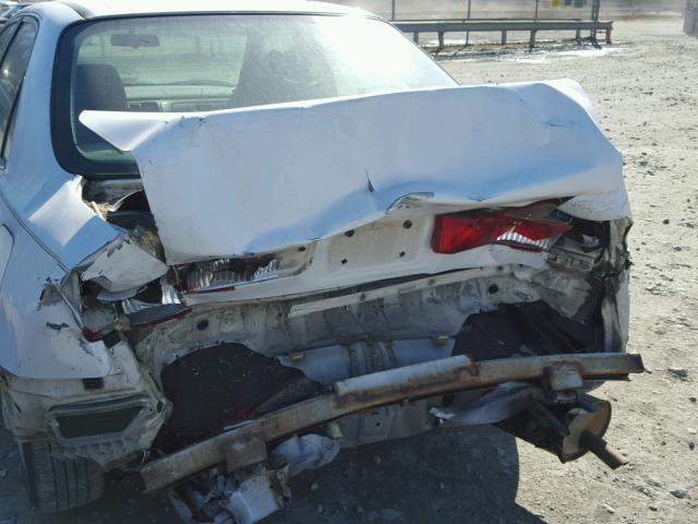 1HGCG564XWA234991 - 1998 HONDA ACCORD LX WHITE photo 9