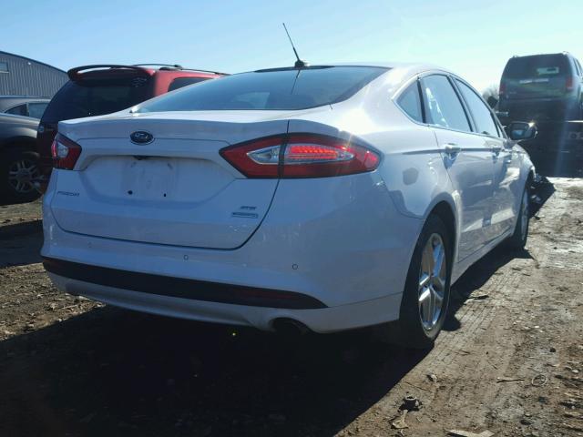 3FA6P0HR4DR258641 - 2013 FORD FUSION SE WHITE photo 4