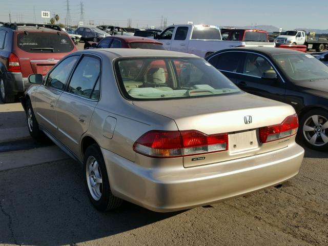 1HGCG56401A026630 - 2001 HONDA ACCORD LX GOLD photo 3