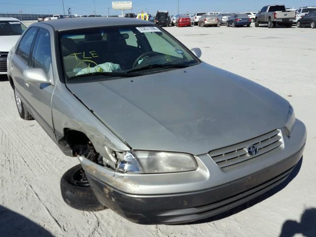 JT2BG22K3X0375463 - 1999 TOYOTA CAMRY LE SILVER photo 1