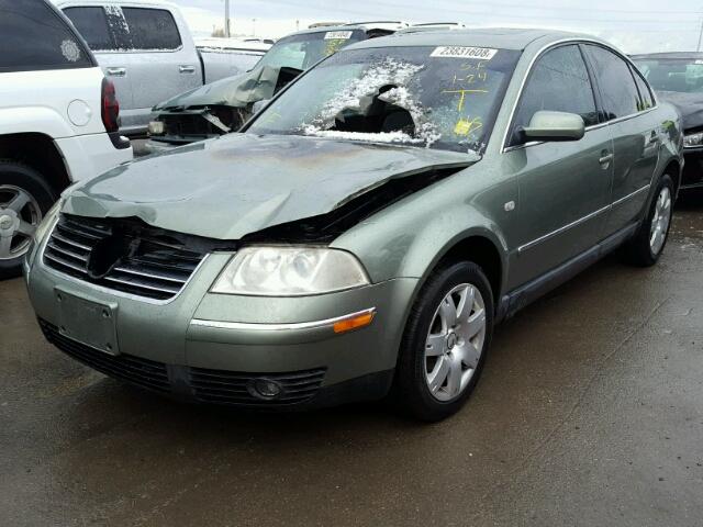 WVWTH63BX2P295270 - 2002 VOLKSWAGEN PASSAT GLX GREEN photo 2