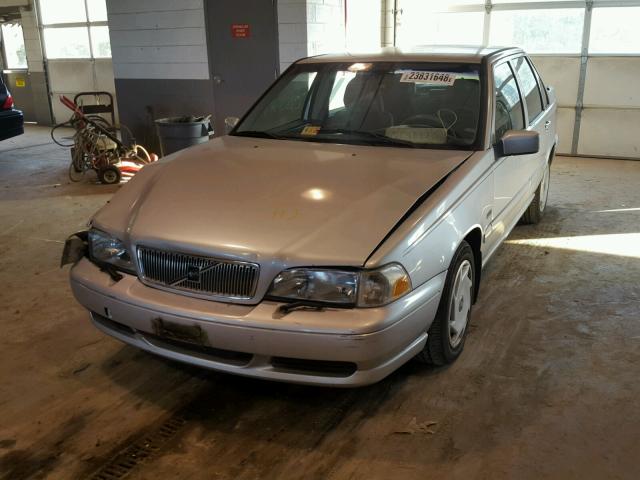 YV1LS5541W1420427 - 1998 VOLVO S70 SILVER photo 2