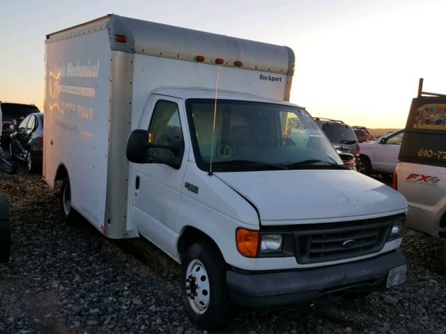 1FDWE35P14HA69656 - 2004 FORD ECONOLINE WHITE photo 1