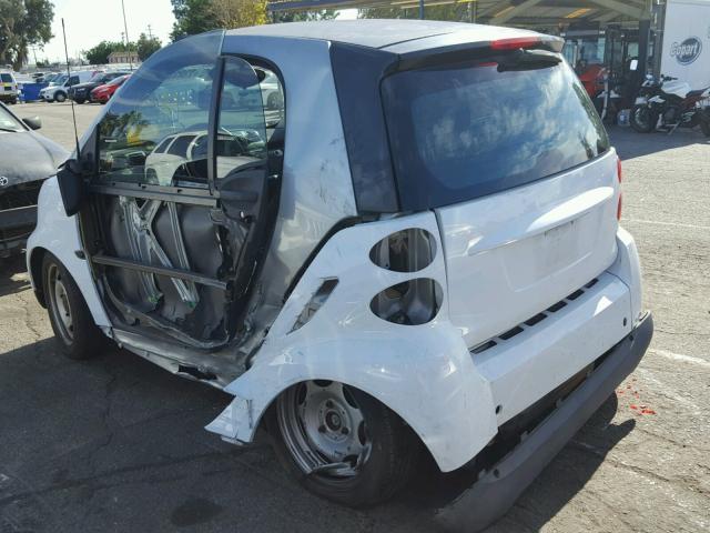 WMEEJ3BAXAK418695 - 2010 SMART FORTWO PUR WHITE photo 3