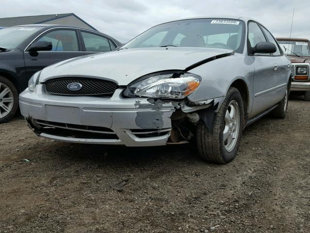 1FAFP53235A256771 - 2005 FORD TAURUS SE SILVER photo 2