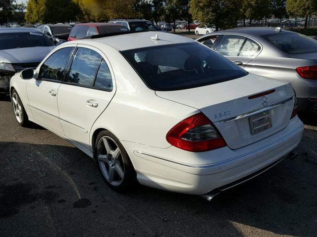 WDBUF56XX9B375251 - 2009 MERCEDES-BENZ E 350 WHITE photo 3