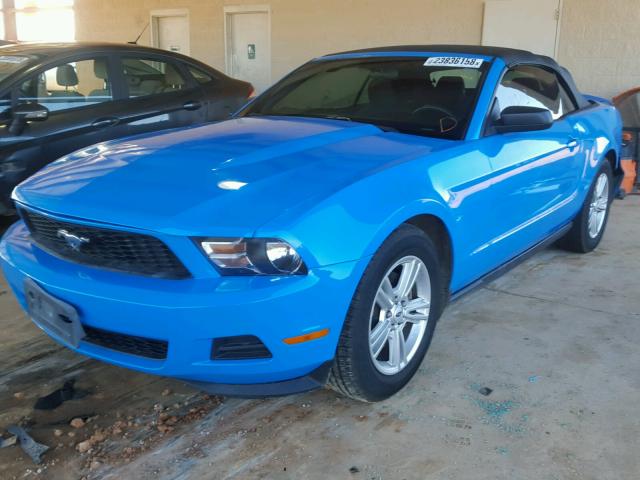 1ZVBP8EM2C5203314 - 2012 FORD MUSTANG BLUE photo 2