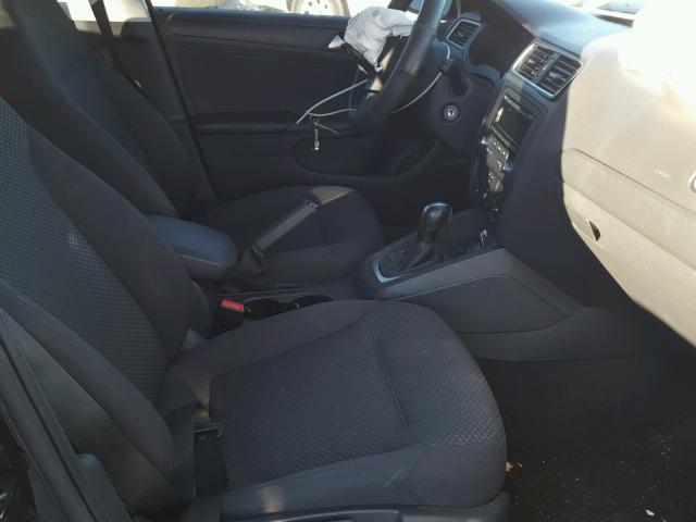 3VW2K7AJ1EM425358 - 2014 VOLKSWAGEN JETTA BASE შავი ფოტო 5