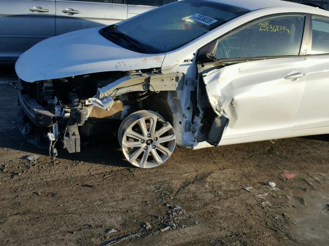 5NPDH4AEXGH685634 - 2016 HYUNDAI ELANTRA SE WHITE photo 9