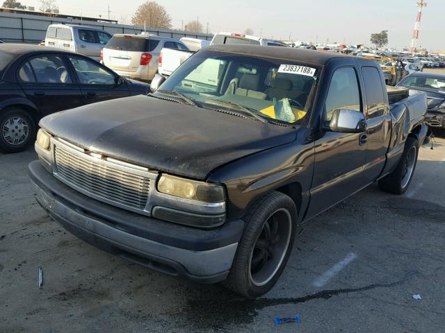 2GCEC19T8Y1131449 - 2000 CHEVROLET SILVERADO BLACK photo 2