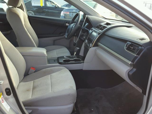 4T1BF1FK4CU047515 - 2012 TOYOTA CAMRY BASE SILVER photo 5