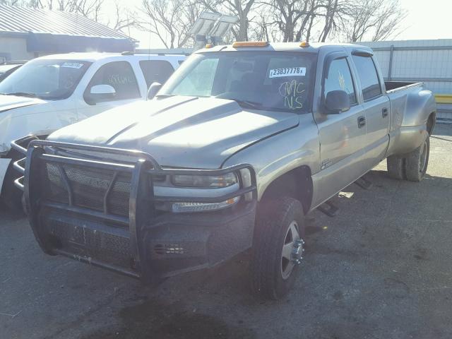 1GCJC33131F150989 - 2001 CHEVROLET SILVERADO BEIGE photo 2