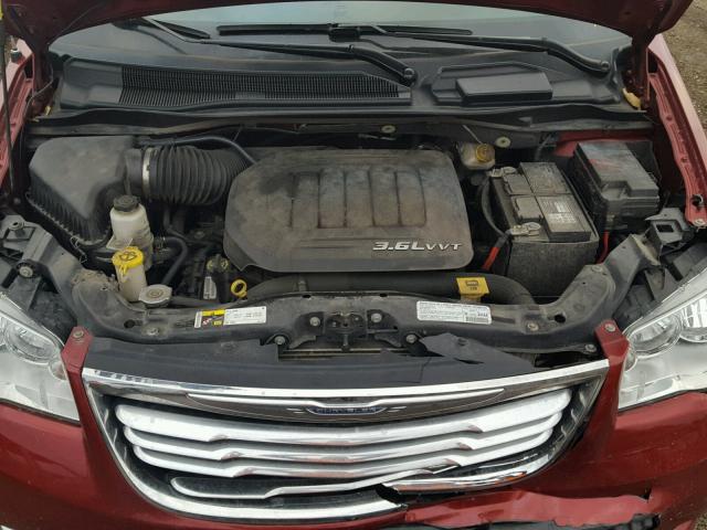 2C4RC1BG9DR577362 - 2013 CHRYSLER TOWN & COU RED photo 7