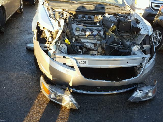 1FAHP2EW2BG130983 - 2011 FORD TAURUS SEL SILVER photo 9