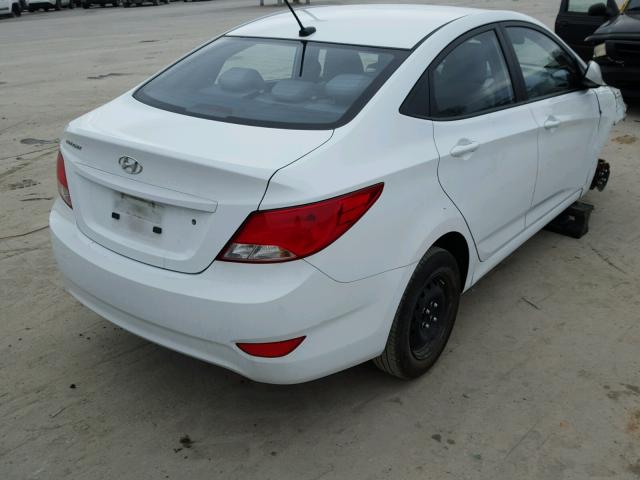 KMHCT4AE4GU031529 - 2016 HYUNDAI ACCENT SE WHITE photo 4