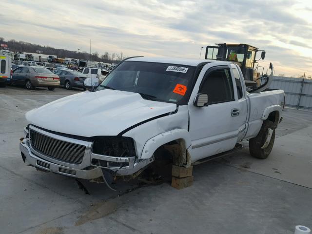 2GTEK19Z571137666 - 2007 GMC NEW SIERRA WHITE photo 2