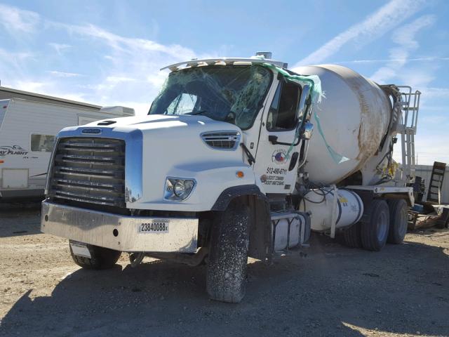 3ALHG3DV7HDJF8456 - 2017 FREIGHTLINER 114SD WHITE photo 2