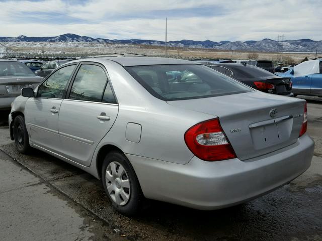 4T1BE32K92U097362 - 2002 TOYOTA CAMRY LE SILVER photo 3