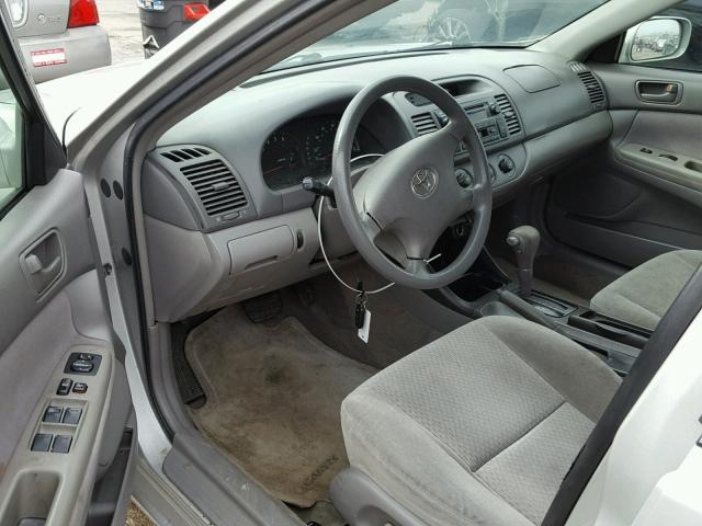 4T1BE32K92U097362 - 2002 TOYOTA CAMRY LE SILVER photo 9