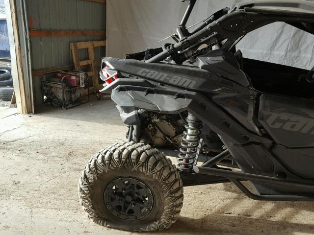 3JBVXAW29HK002644 - 2017 CAN-AM MAVERICK X BLACK photo 9