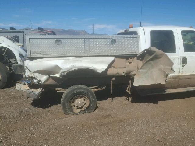 3FTSW31F01MA57860 - 2001 FORD F350 SRW S WHITE photo 9