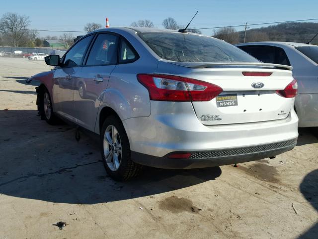 1FAHP3F22CL443820 - 2012 FORD FOCUS SE SILVER photo 3