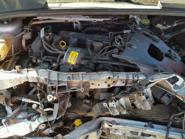 1FAHP3F22CL443820 - 2012 FORD FOCUS SE SILVER photo 7