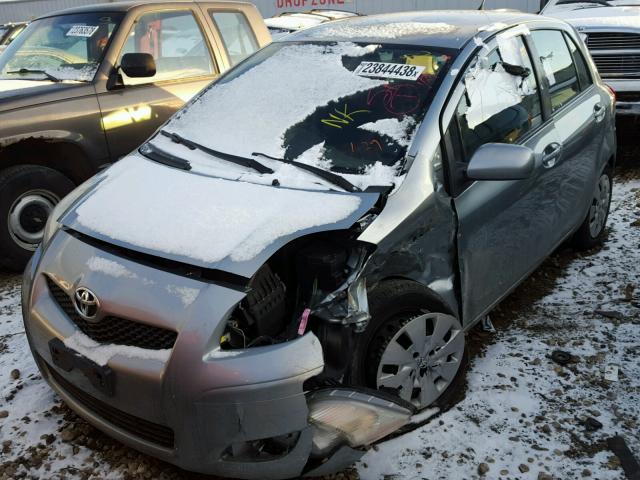 JTDKT4K37A5291292 - 2010 TOYOTA YARIS GRAY photo 2