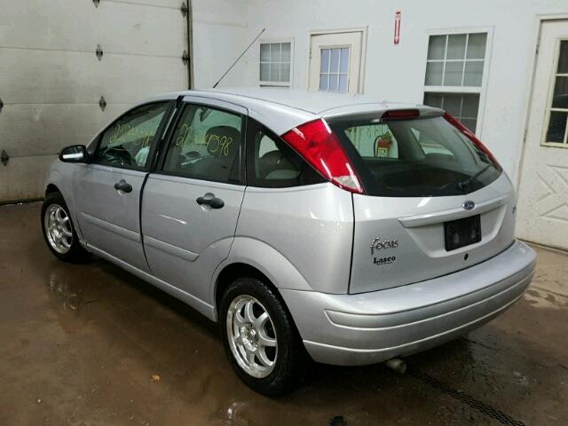 3FAFP37333R187638 - 2003 FORD FOCUS ZX5 SILVER photo 3