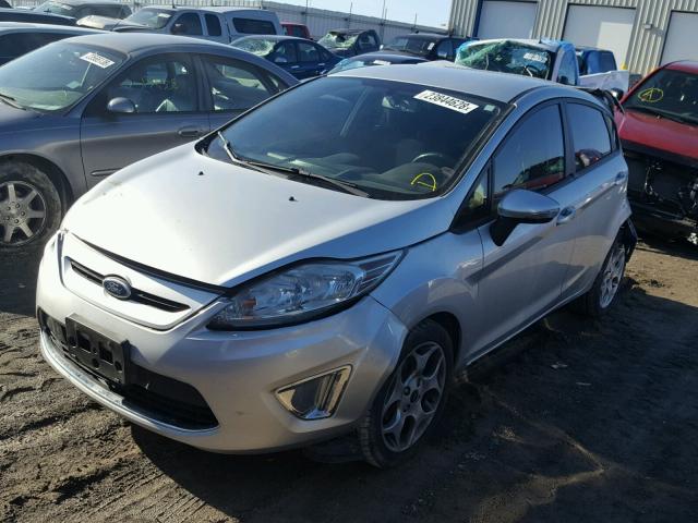 3FADP4FJXBM121855 - 2011 FORD FIESTA SES SILVER photo 2