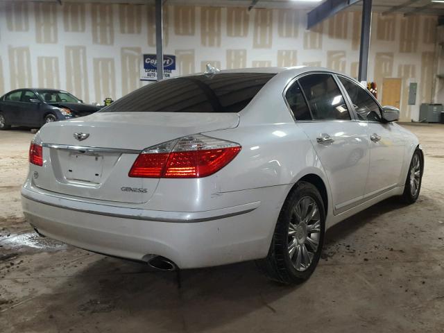 KMHGC4DE5BU114747 - 2011 HYUNDAI GENESIS 3. WHITE photo 4