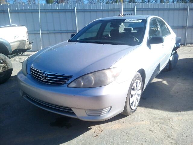 4T1BE32K55U613396 - 2005 TOYOTA CAMRY LE SILVER photo 2