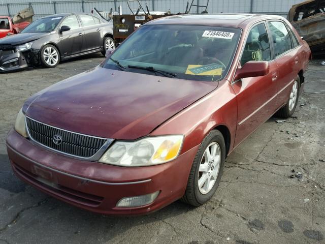 4T1BF28B9YU103104 - 2000 TOYOTA AVALON XL RED photo 2