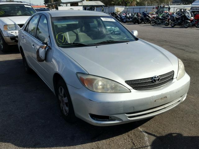 JTDBE32K030157705 - 2003 TOYOTA CAMRY LE SILVER photo 1