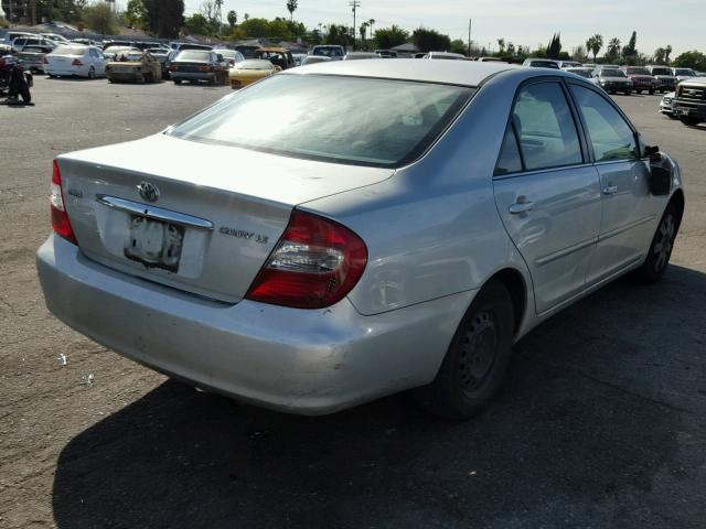 JTDBE32K030157705 - 2003 TOYOTA CAMRY LE SILVER photo 4