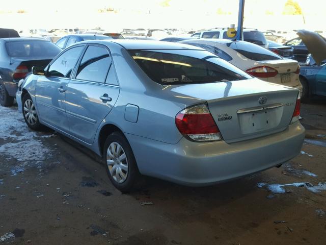 4T1BE32K45U586062 - 2005 TOYOTA CAMRY LE BLUE photo 3