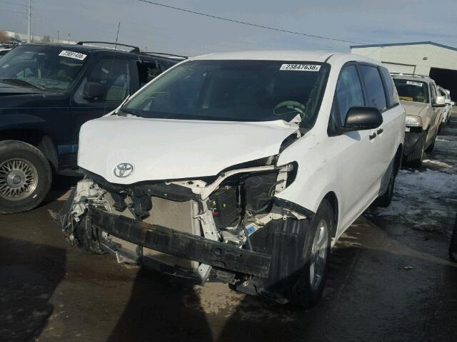 5TDZK3DC0DS366924 - 2013 TOYOTA SIENNA BAS WHITE photo 2