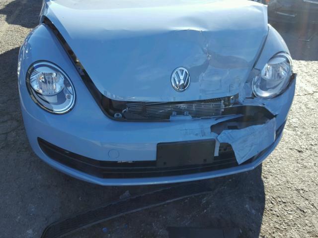 3VWJ17ATXGM600712 - 2016 VOLKSWAGEN BEETLE SE BLUE photo 7