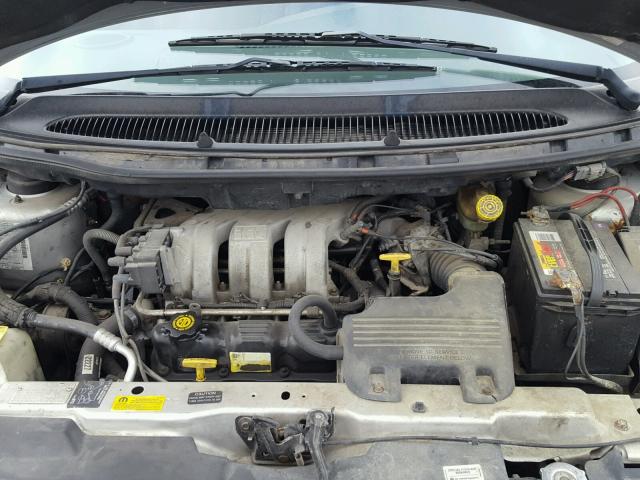 1C4GP44GXYB625403 - 2000 CHRYSLER TOWN & COU SILVER photo 7