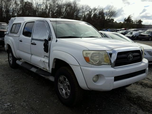 5TEKU72N55Z085472 - 2005 TOYOTA TACOMA DOU WHITE photo 1