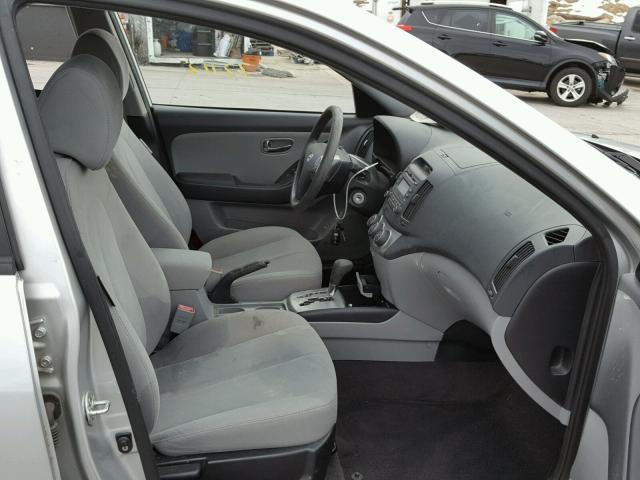 KMHDU4AD7AU193736 - 2010 HYUNDAI ELANTRA BL SILVER photo 5