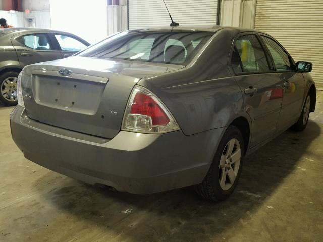 3FAHP07Z37R200860 - 2007 FORD FUSION SE GRAY photo 4