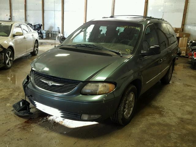 2C8GP64L82R657704 - 2002 CHRYSLER TOWN & COU GREEN photo 2