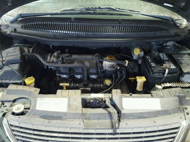 2C8GP64L82R657704 - 2002 CHRYSLER TOWN & COU GREEN photo 7