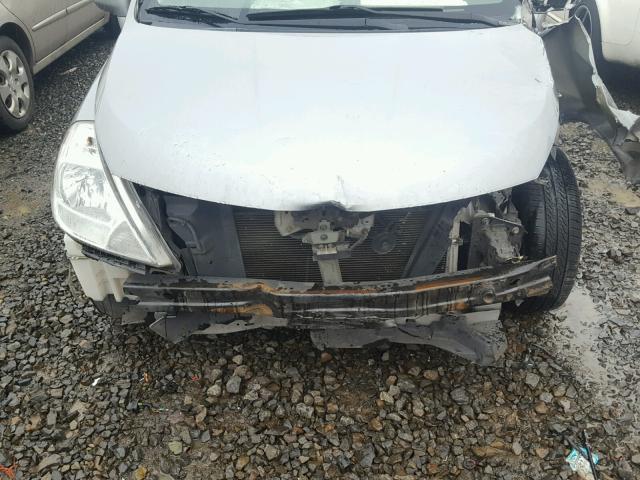 3N1BC13E88L412388 - 2008 NISSAN VERSA S GRAY photo 7